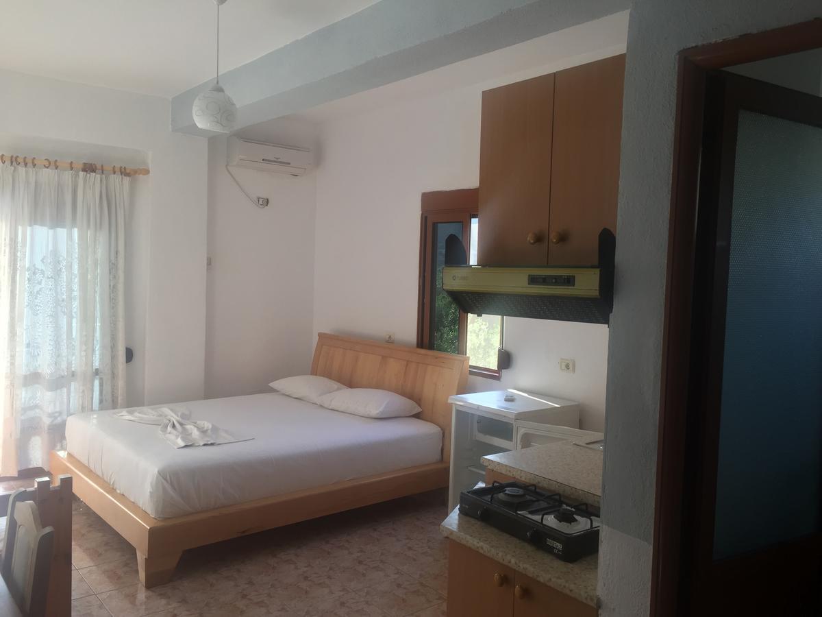 Irini'S Garden Hotel Кепаро Екстериор снимка